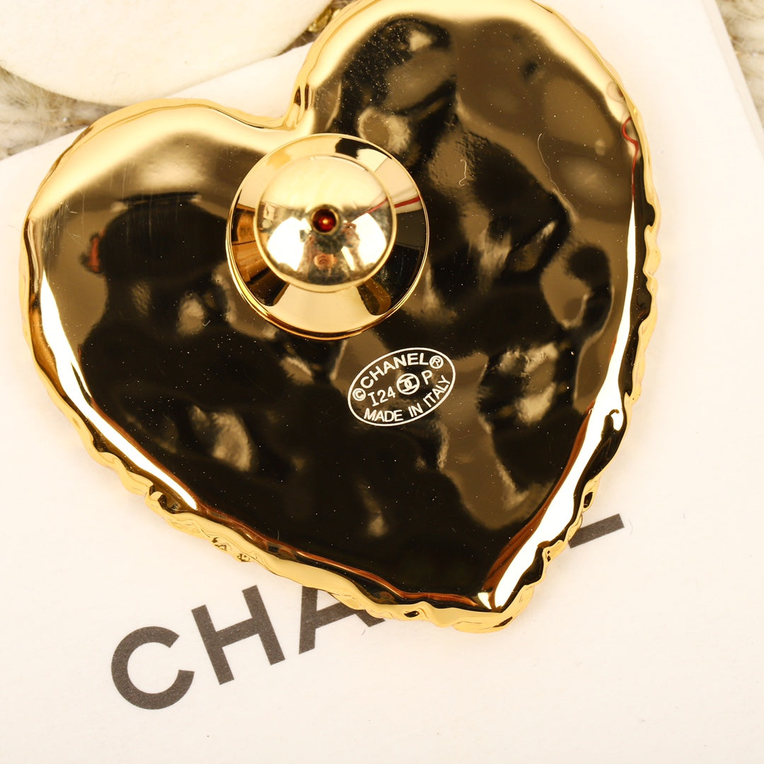 18K CC Black Heart Brooch