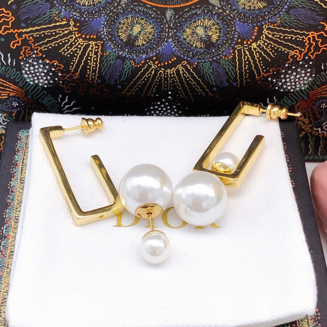 18K CD Square Pearl Earrings