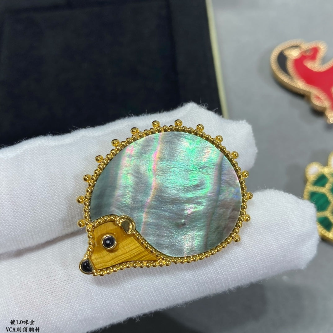 18K Lucky Animals Hedgehog Clip Brooch