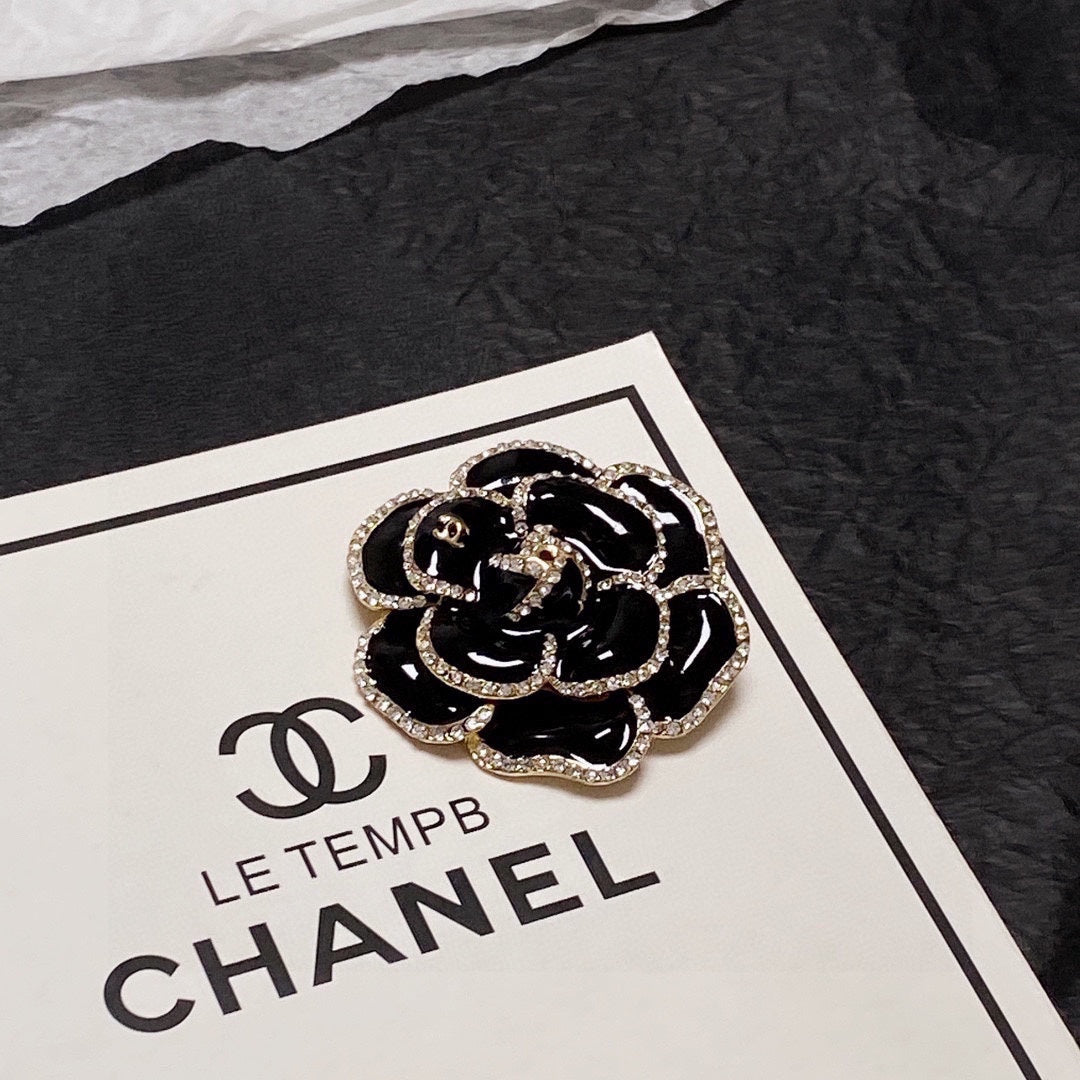 18K CC Black Flower Brooch