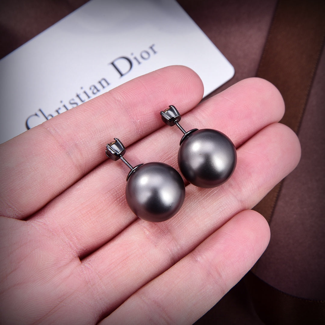 18K CD Tribales Black Resin Pearls Earrings