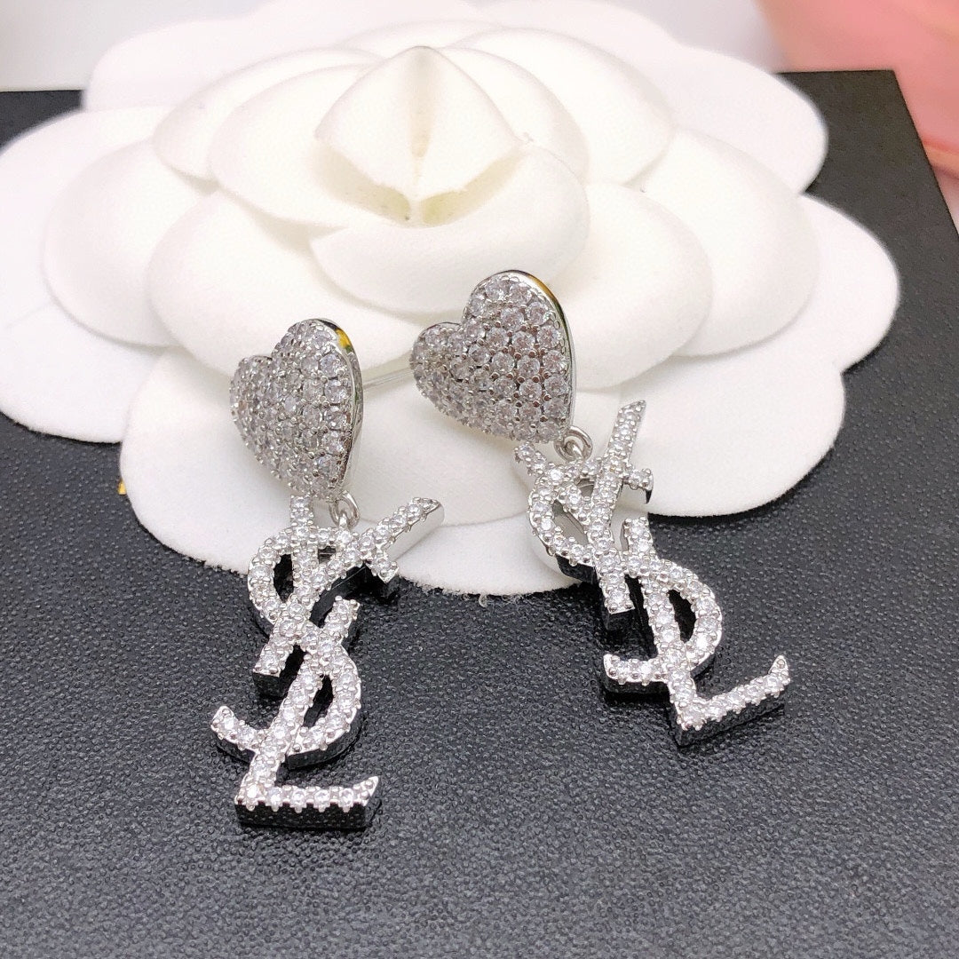 18K Saint Heart Diamonds Earrings