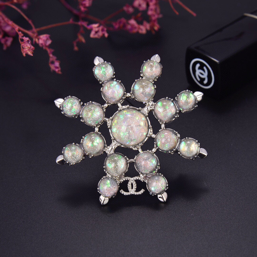 18K CC Flower Crystals Brooch