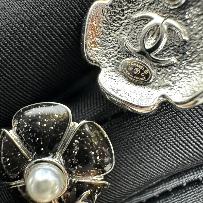18K CC 26C Black Camellia Pearl Earrings