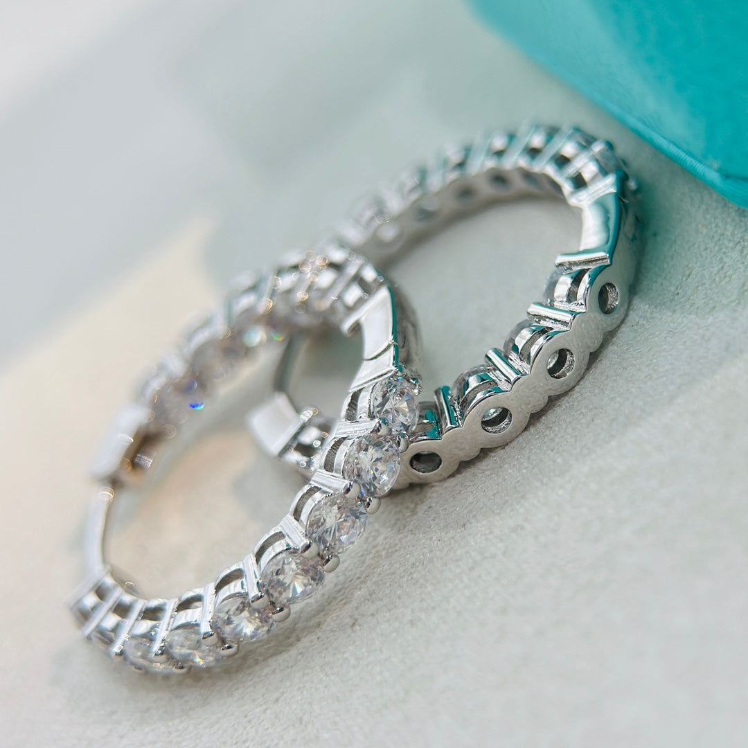 18K T Hoop Diamonds Earrings
