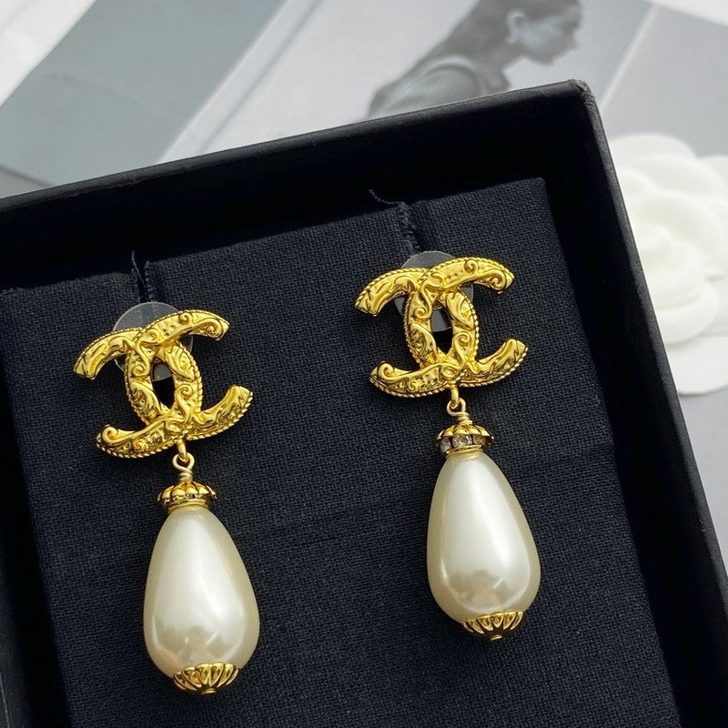 18K CC Pearl Pendant Gold Earrings