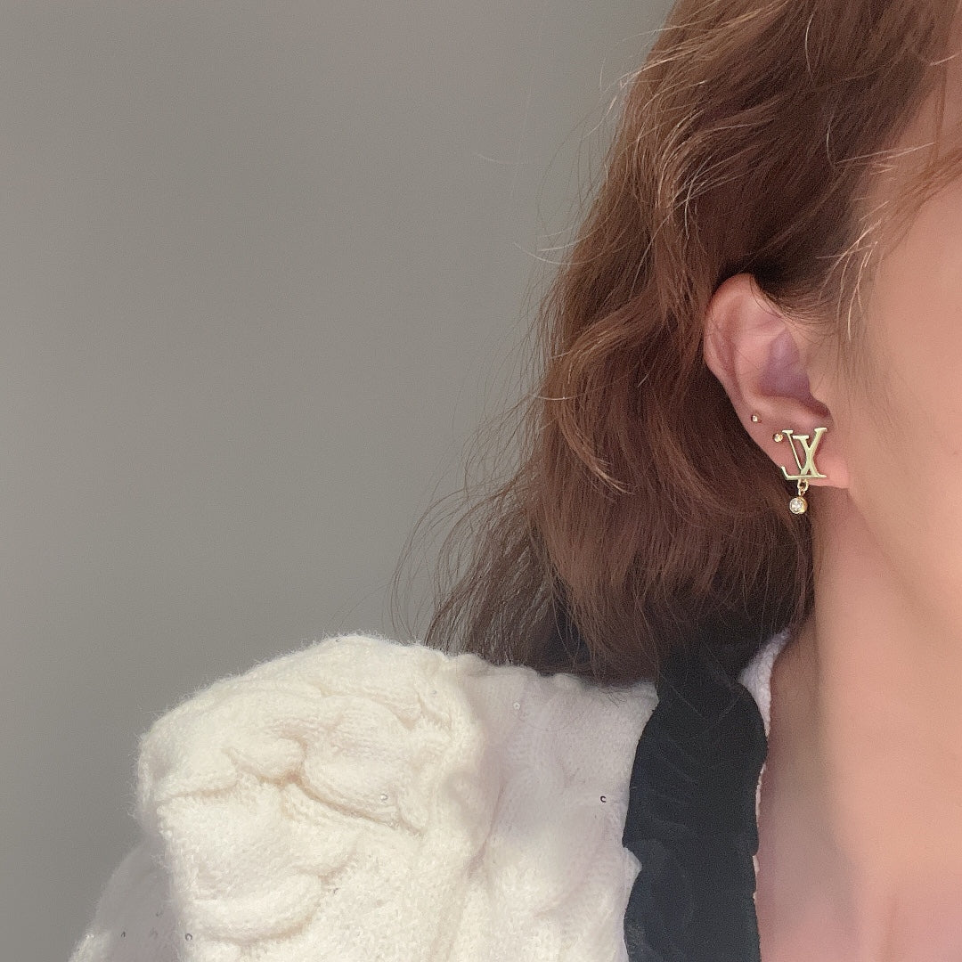 18K Louis Diamond Earrings