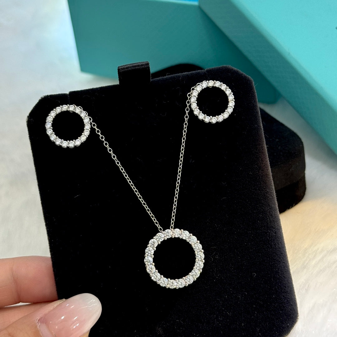 18K T Circle Diamonds Earrings