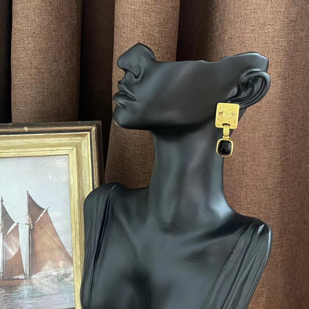 18K CC Black Pearl Earrings