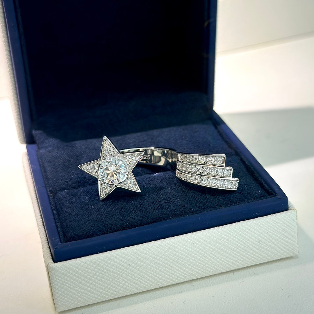 18K CC Comete Diamonds Ring