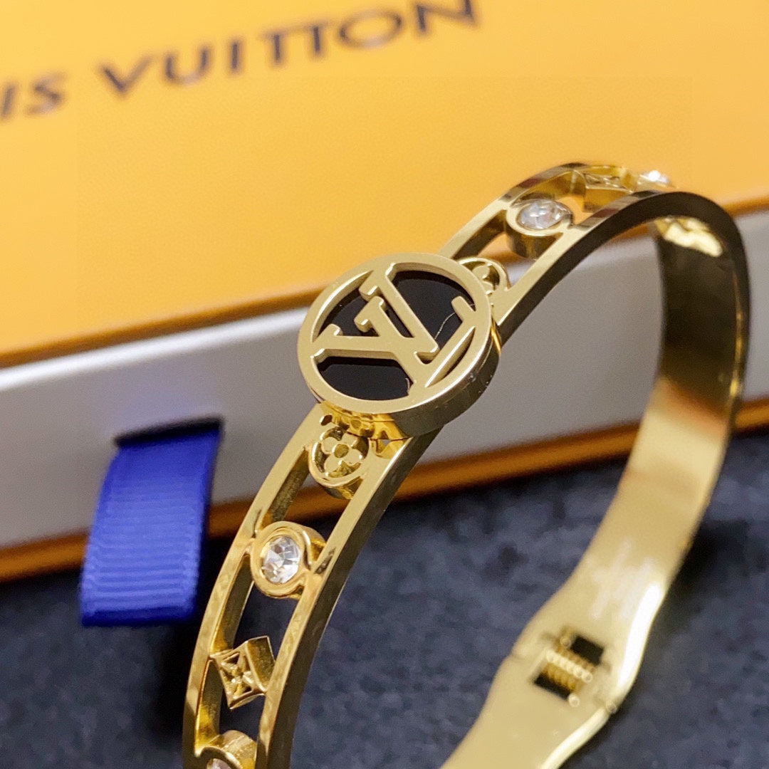 18K Louis Gold Bracelet