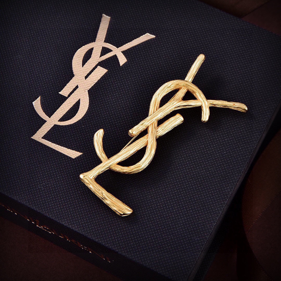 18K Saint Vintage Brooch