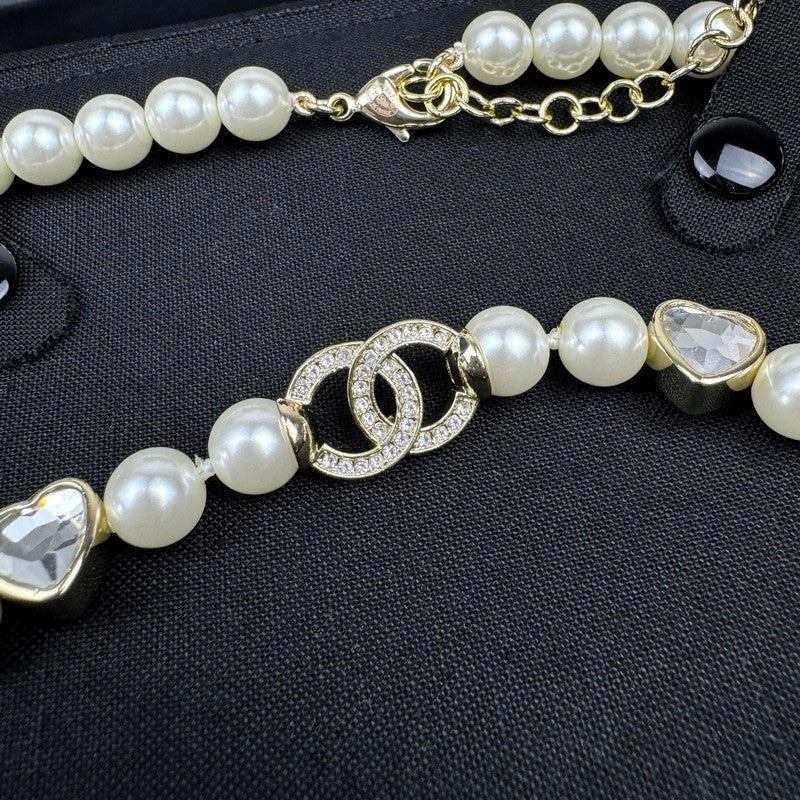18K CC 25B Pearl Heart Choker Necklace