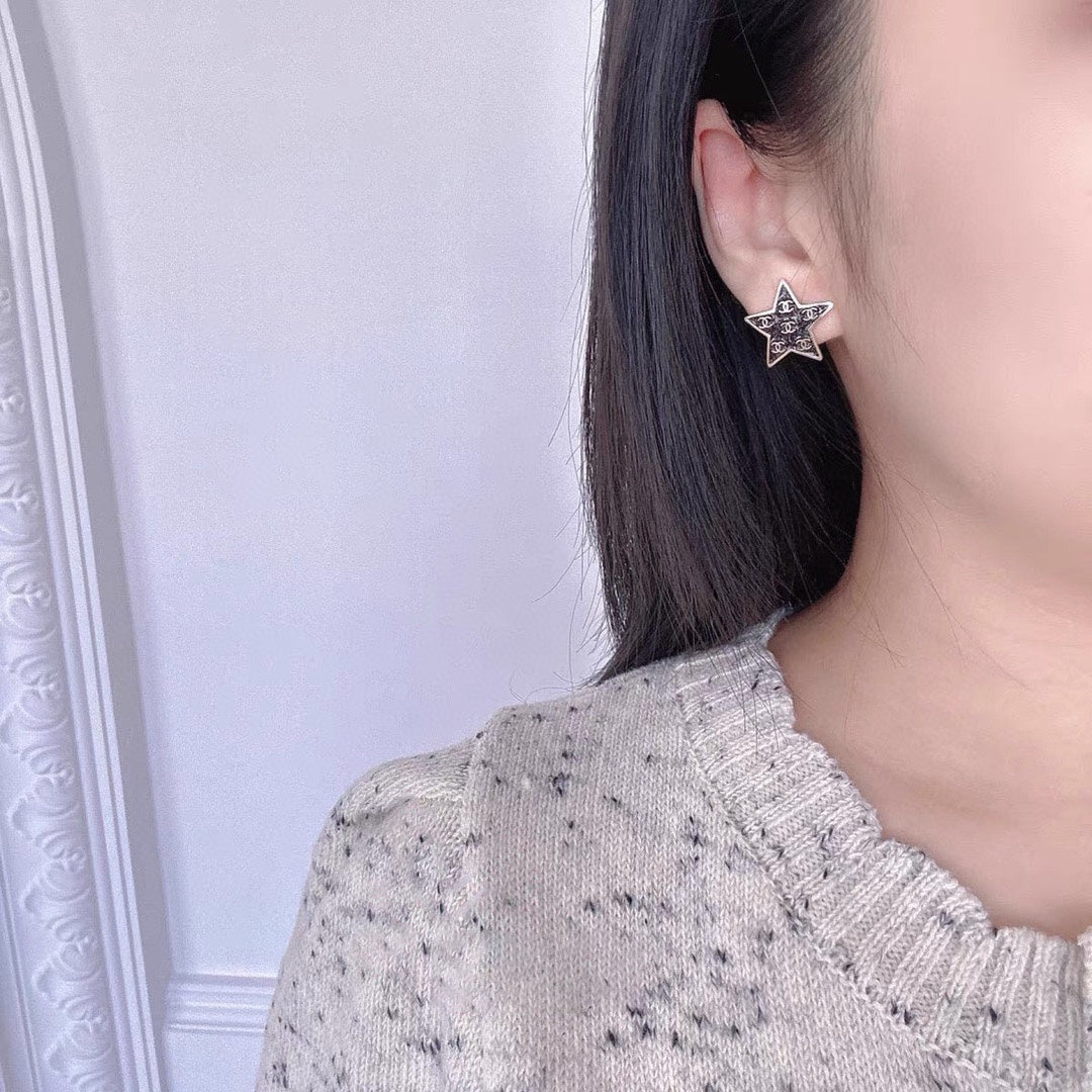 18K CC Star Earrings