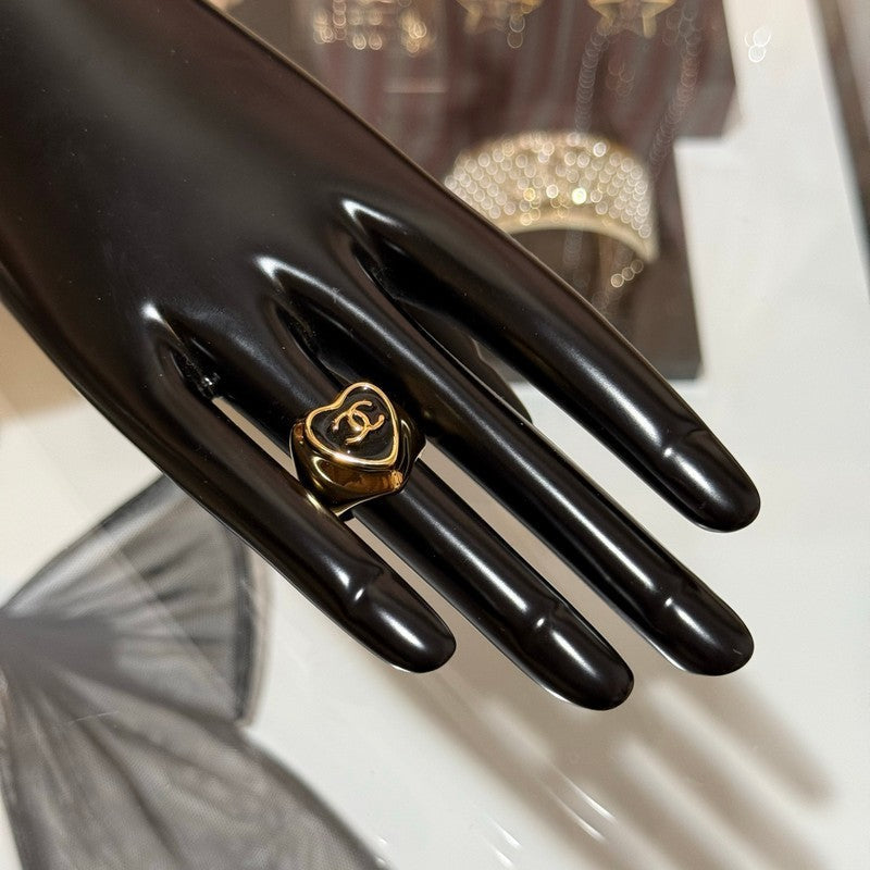 18K CC Black Gold Heart Ring