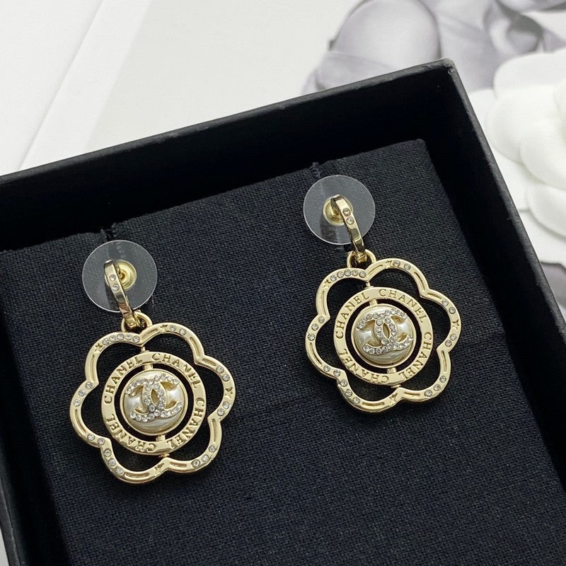 18K CC Camellia Gold Earrings