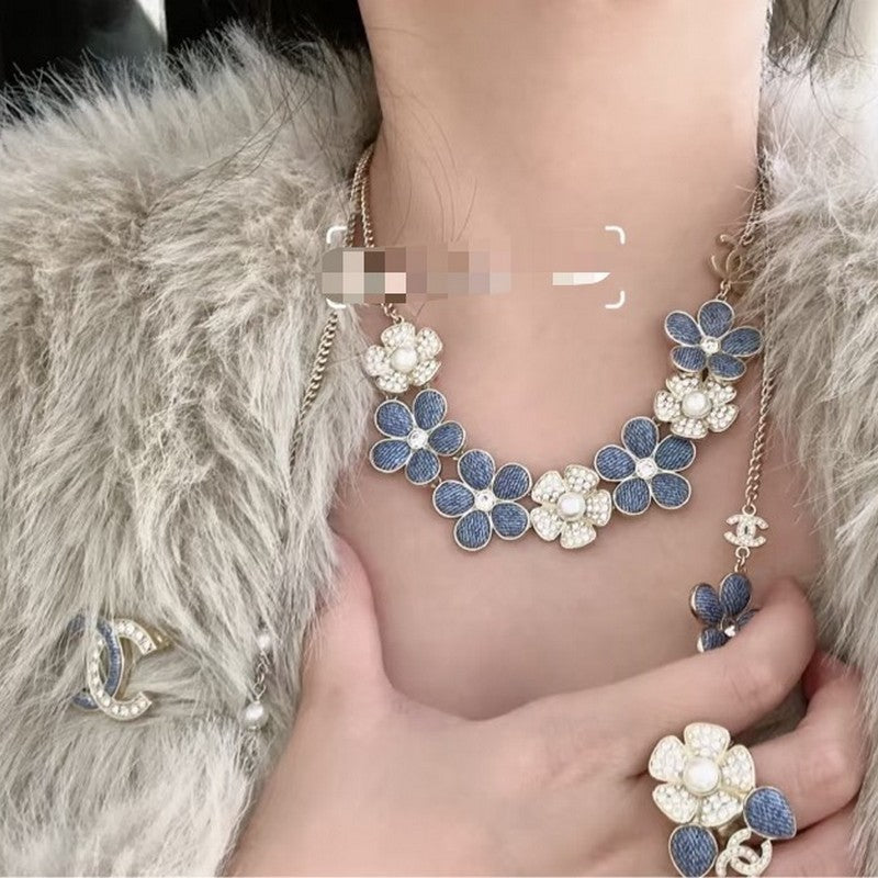 18K CC Blue & White Flower Diamond Necklace