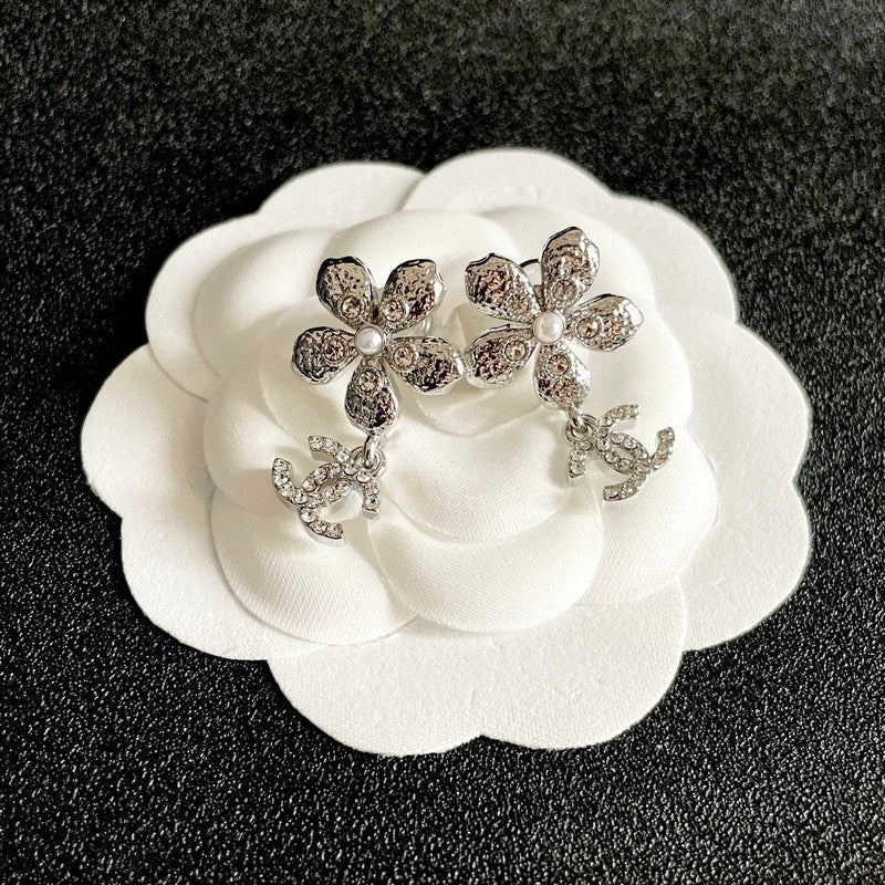 18K CC Diamond Flower Gold Earrings