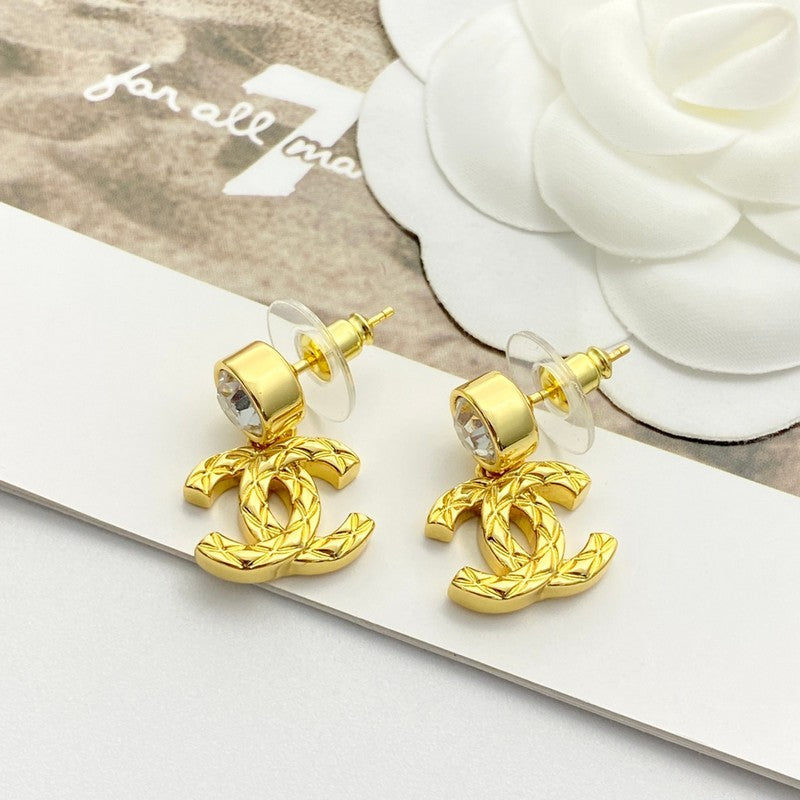 18K CC 26A Diamond Gold Earrings