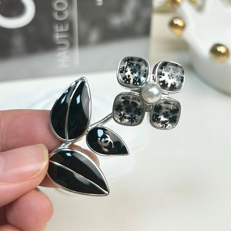 18K CC Black Four Leaf Clover Crystal Brooch