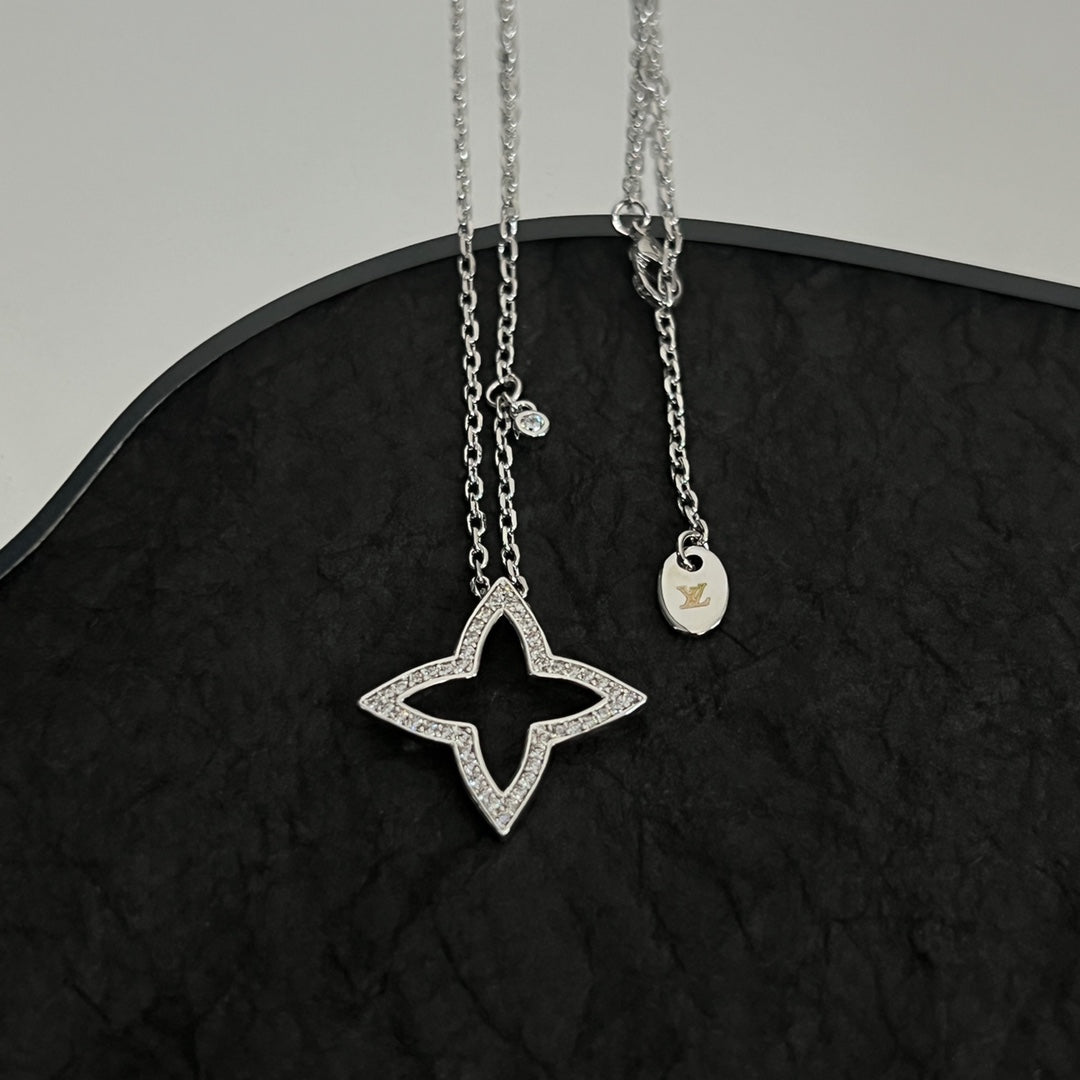 18K Louis Blossom Pendant Necklace