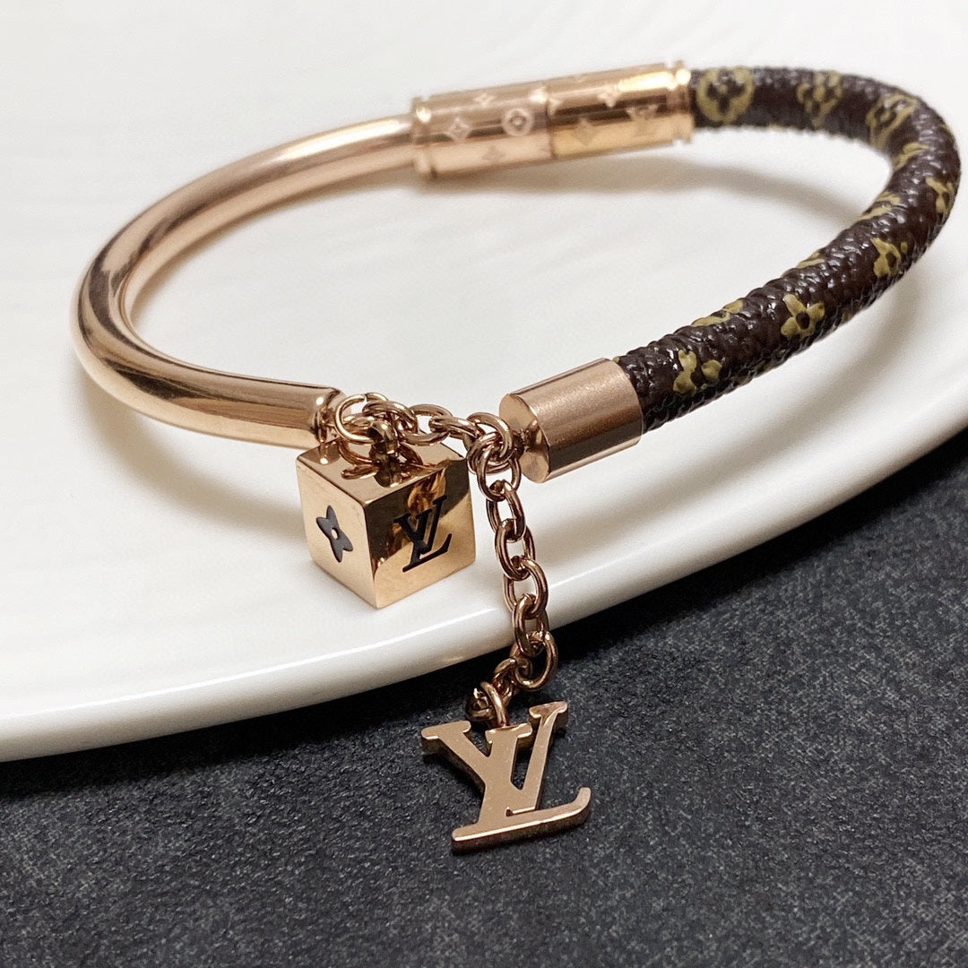18K Louis Dice Bracelet