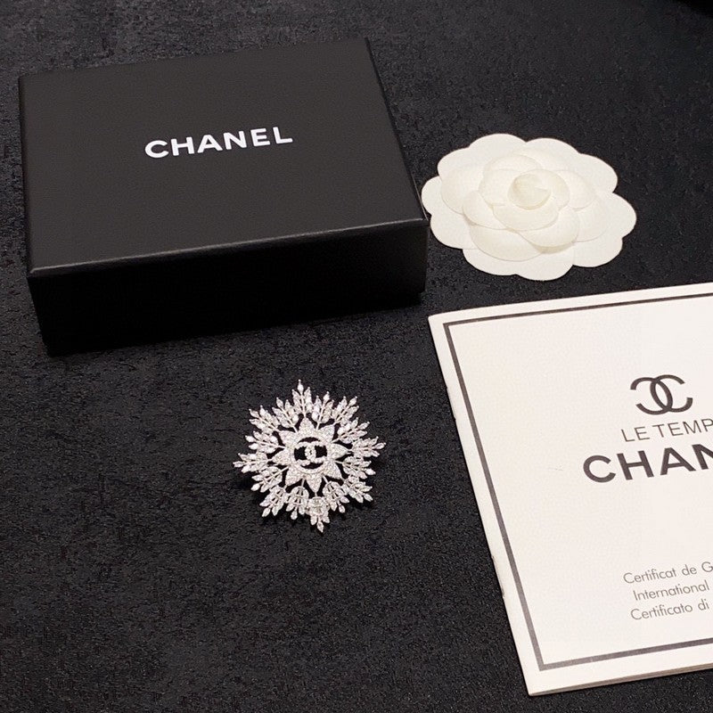 18K CC Flower Crystal Brooch